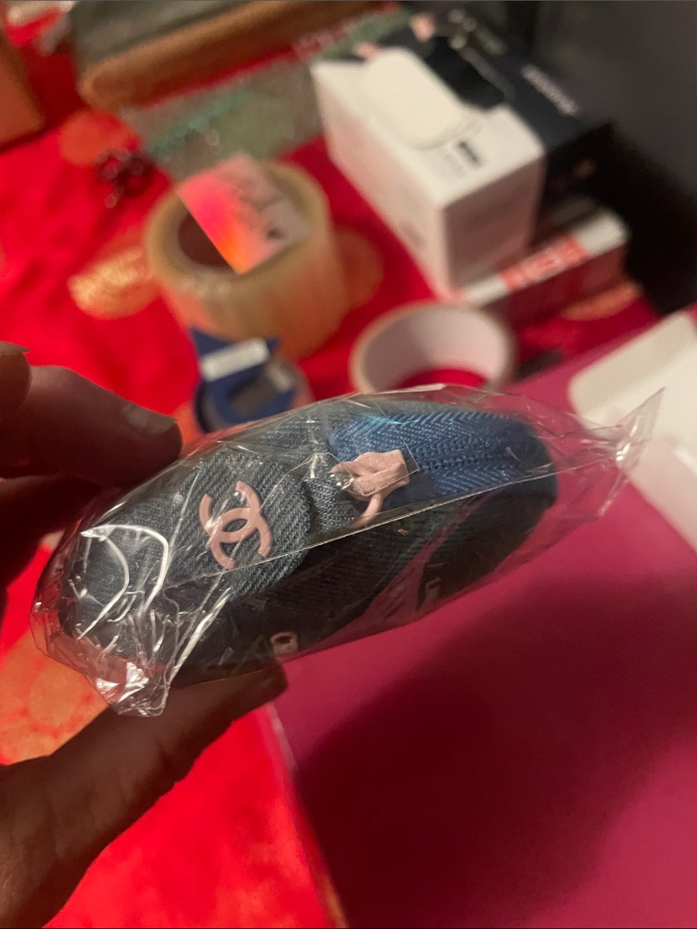 GWP La Crème Main Hand Cream with Denim Pouch in Blue & Pink - Picture 4 of 17